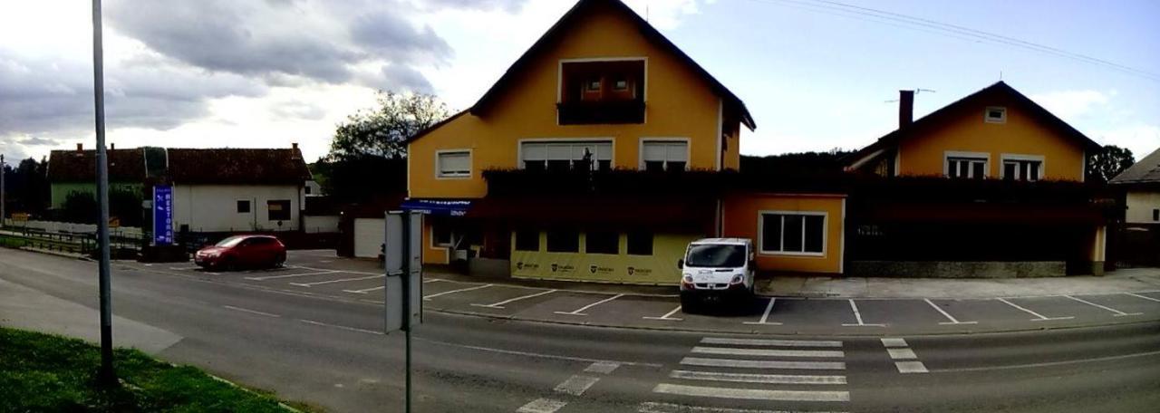 Restoran I Prenociste Egghus Hotel Nasice Bagian luar foto