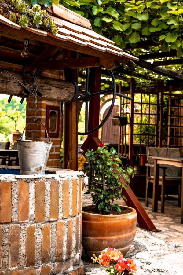 Restoran I Prenociste Egghus Hotel Nasice Bagian luar foto