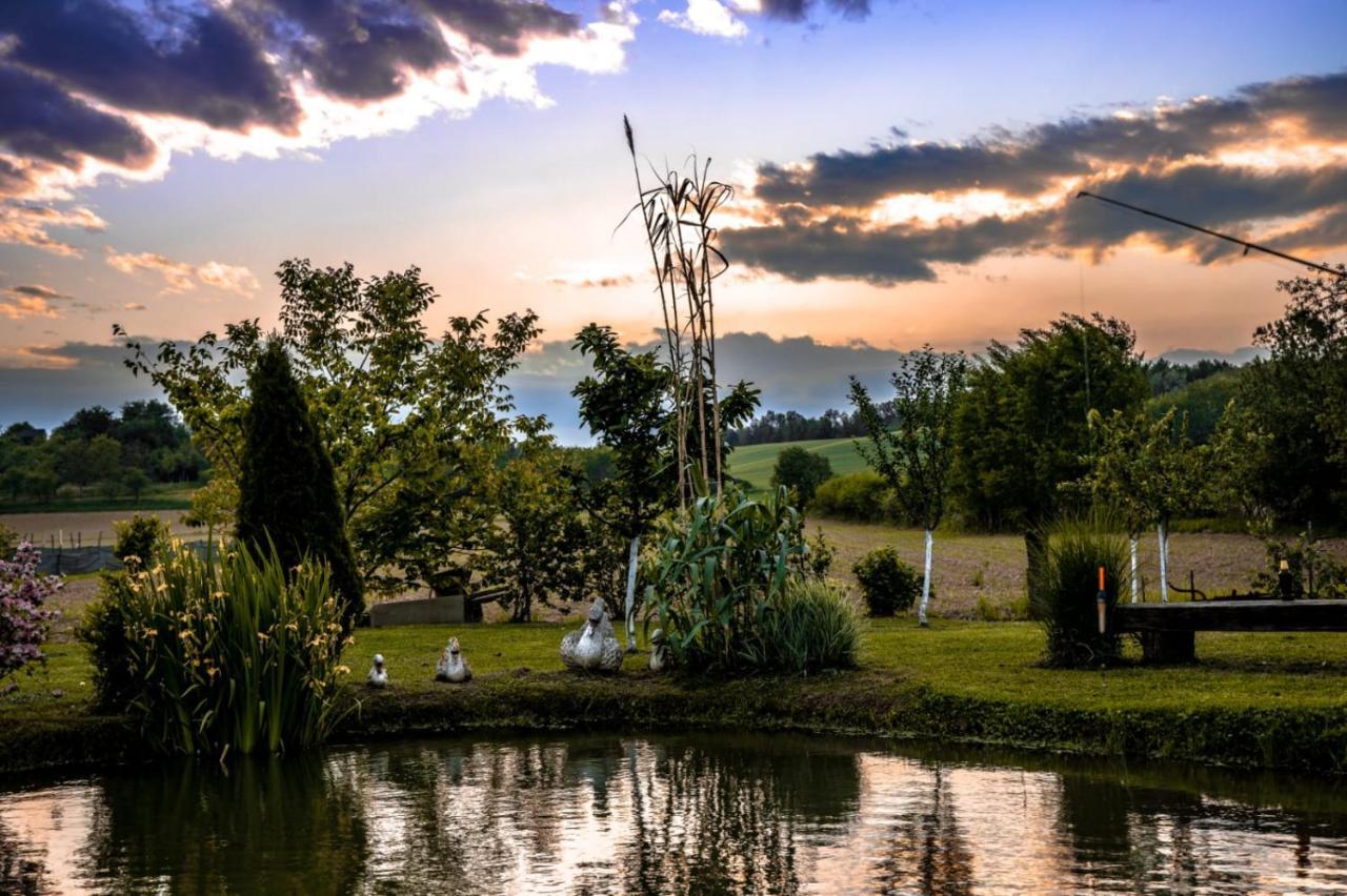 Restoran I Prenociste Egghus Hotel Nasice Bagian luar foto